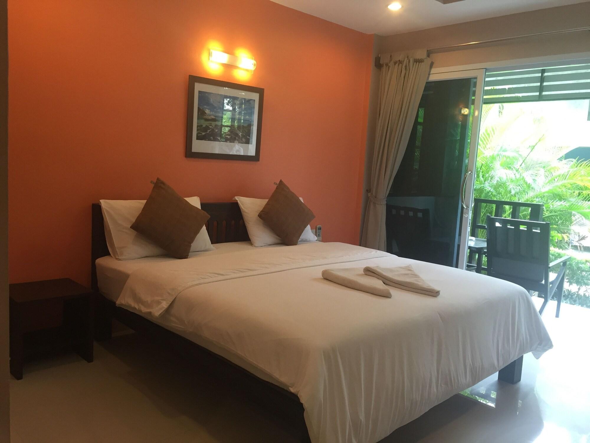 Baan Suan Ta Hotel Тау Экстерьер фото