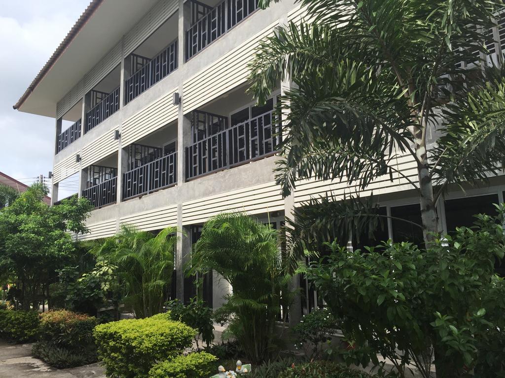 Baan Suan Ta Hotel Тау Экстерьер фото